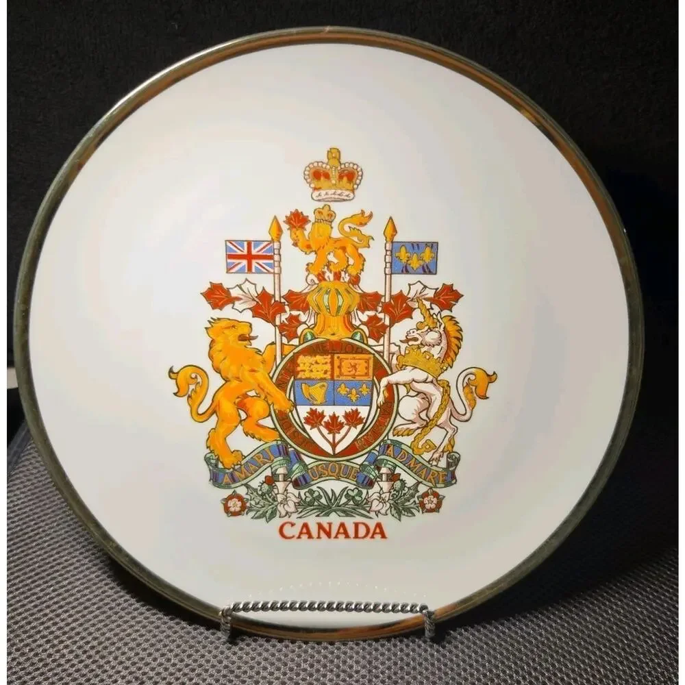 Canada Collectors Plate Souvenir Plate Crest
